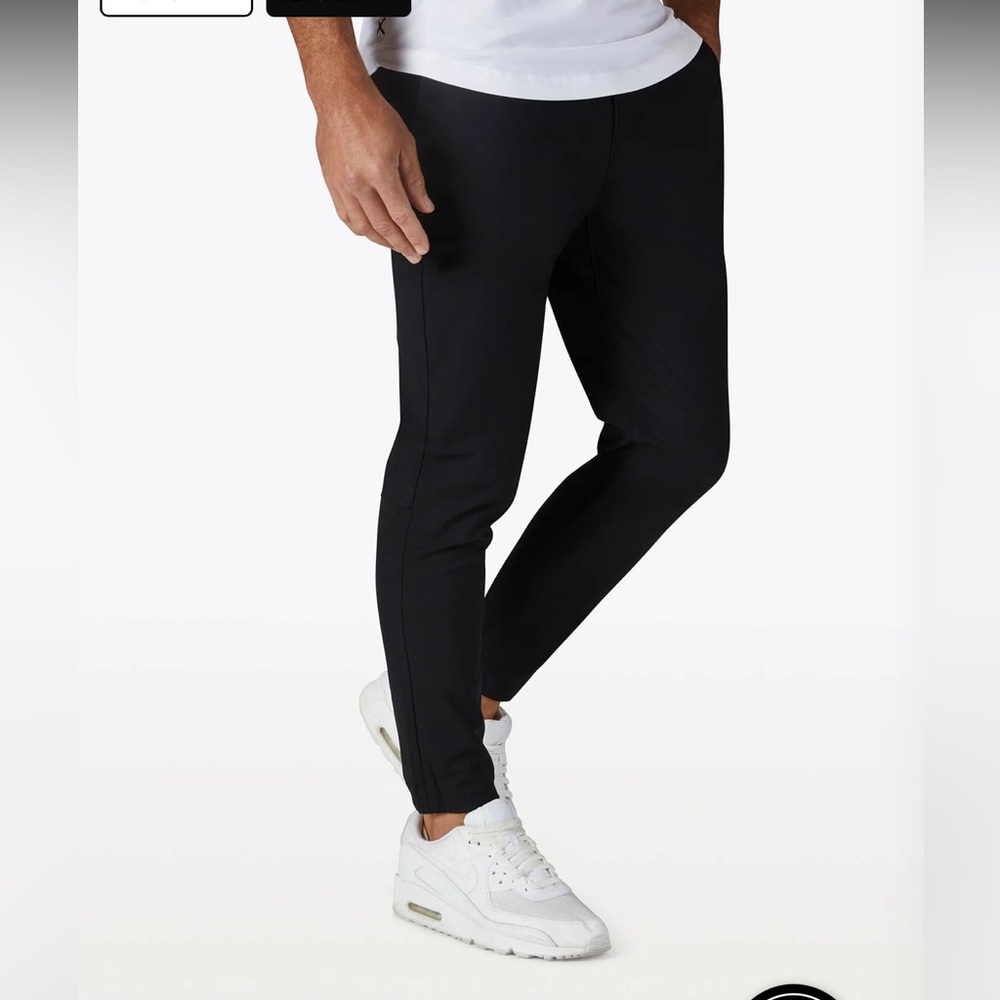 Cuts AO Jogger in Black - S
